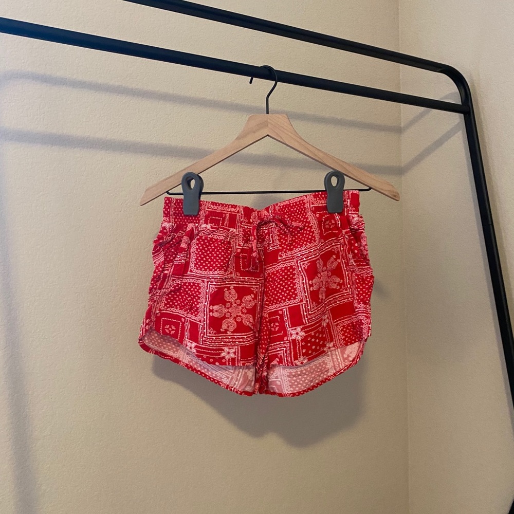 Flowing shorts